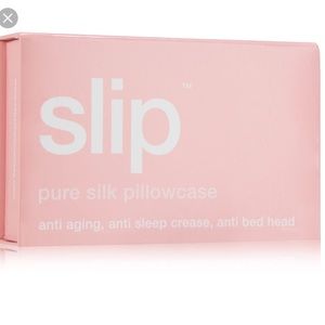 Set of 2 SLIP silk king-size pink pillowcases